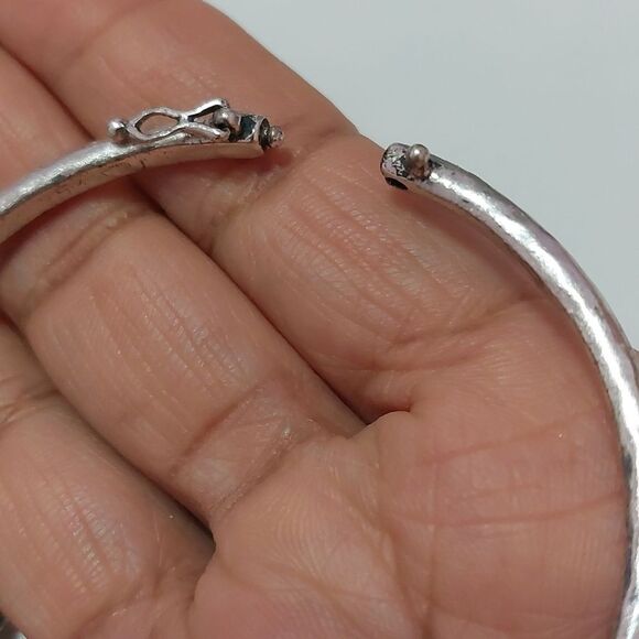 SOLD Vintage Lucky Brand Faux Stone Charm Hinged Bangle Bracelet Silver Tone - Picture 5 of 6